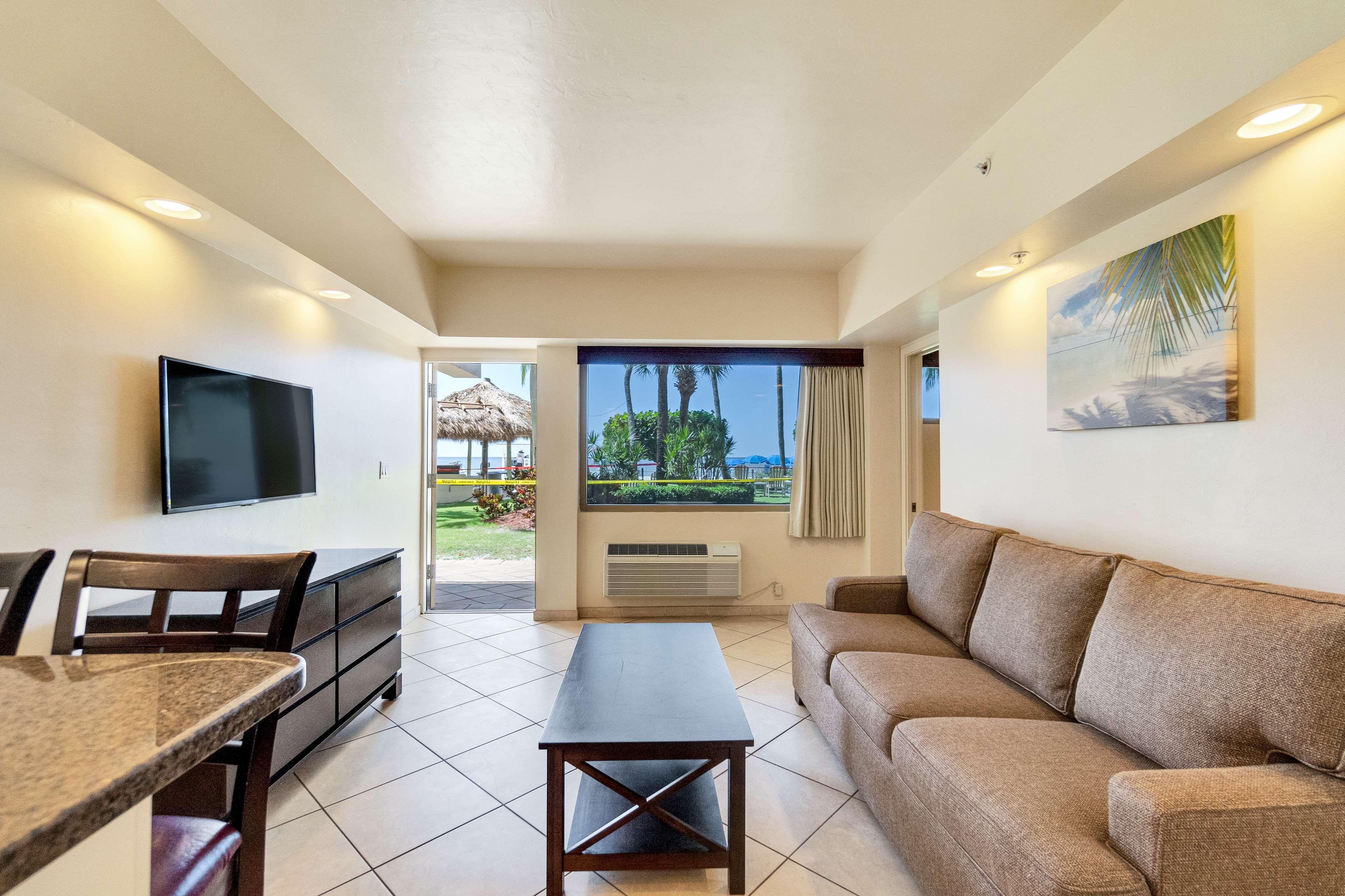 Best Western Plus Beach Resort Fort Myers Beach Exterior photo