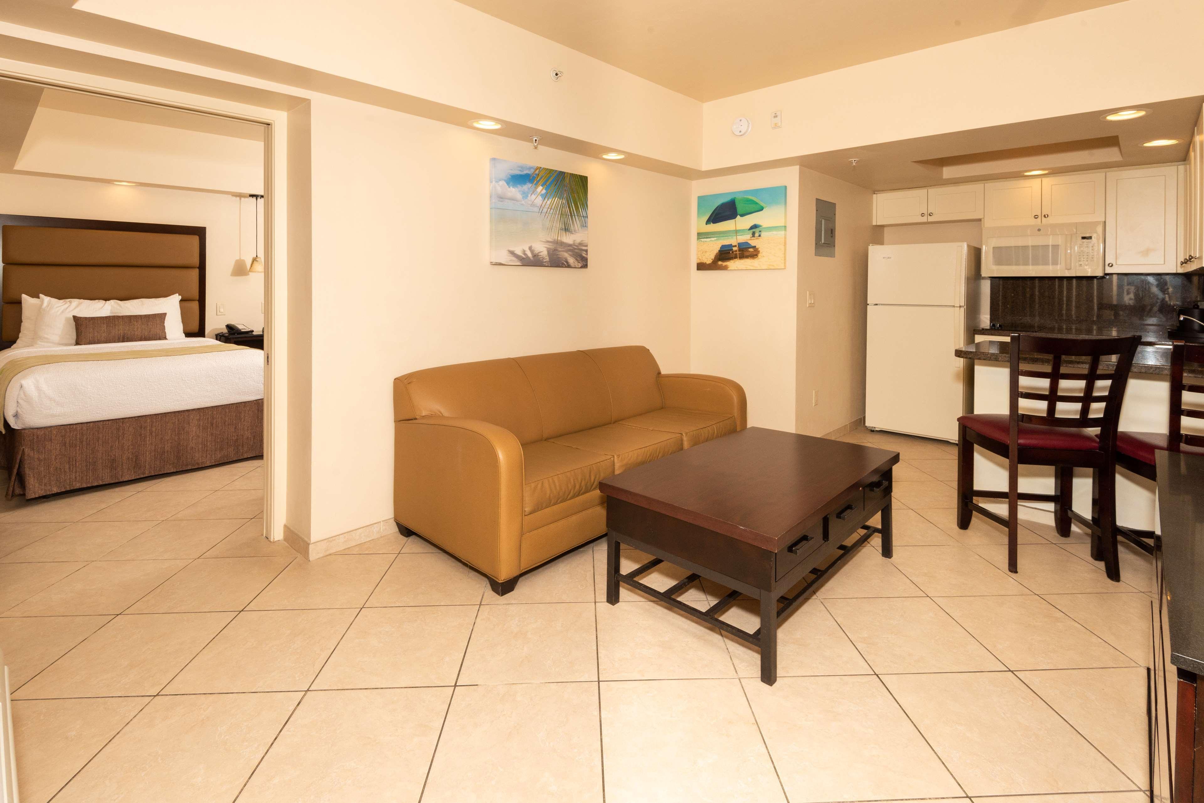 Best Western Plus Beach Resort Fort Myers Beach Exterior photo