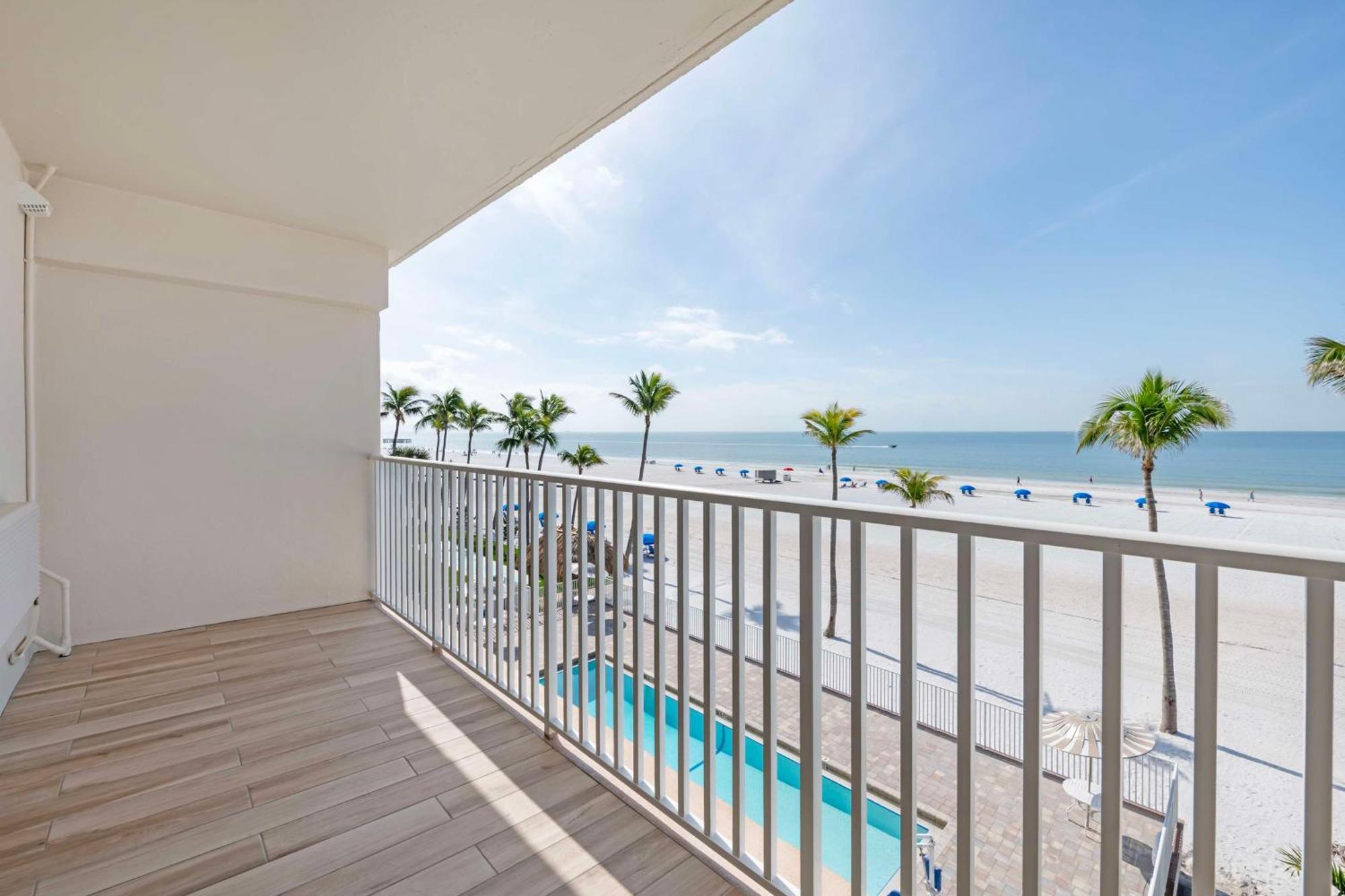 Best Western Plus Beach Resort Fort Myers Beach Exterior photo