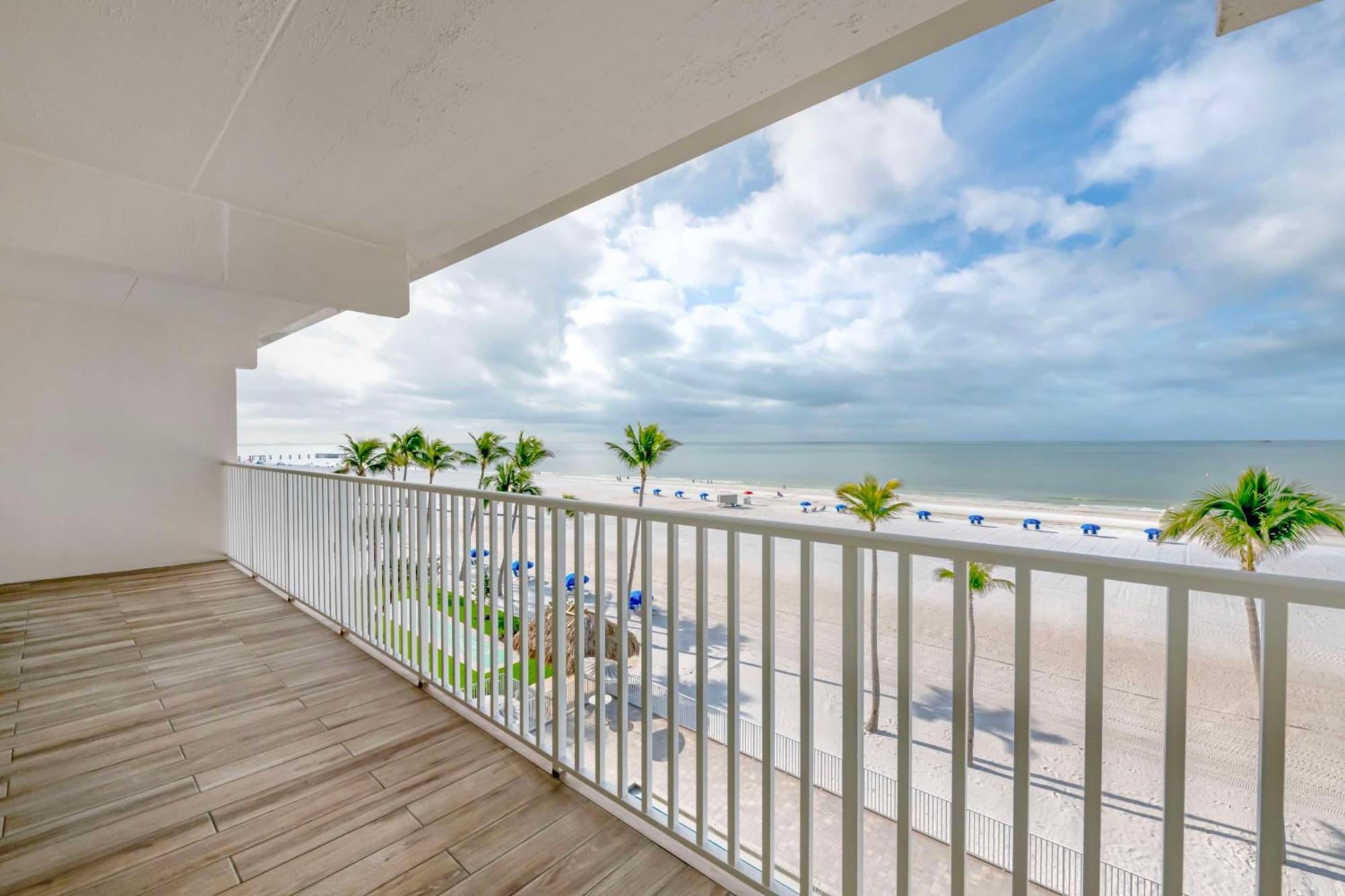 Best Western Plus Beach Resort Fort Myers Beach Exterior photo